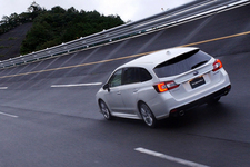 スバル「レヴォーグ」