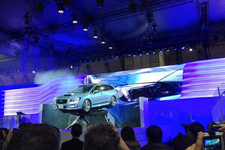 プレスデイ20日初日AM8:45、スバルブースにて