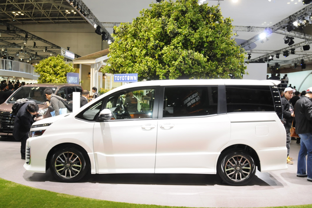 トヨタ新型「ヴォクシー」