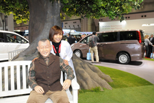 【綺麗な女医さんは好きですか？】安枝瞳の東京モーターショー診察中！【トヨタ編】