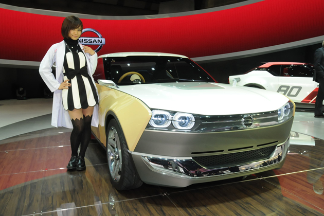 日産IDxと安枝瞳ちゃん