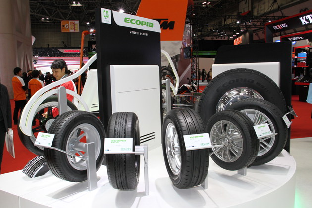 【東京モーターショー2013 現地速報】ブリヂストンブースでは空気の要らないタイヤ「エアフリーコンセプト」が第二世代へと進化！