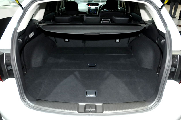 スバル「レヴォーグ」