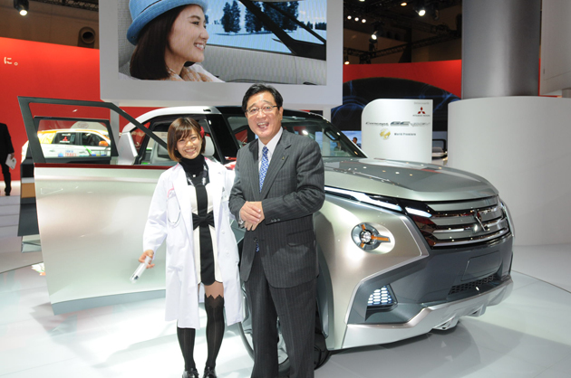 【綺麗な女医さんは好きですか？】安枝瞳の東京モーターショー診察中！【三菱編】