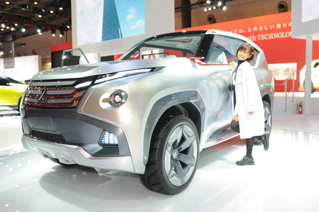 【綺麗な女医さんは好きですか？】安枝瞳の東京モーターショー診察中！【三菱編】