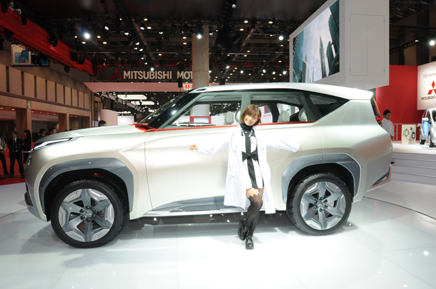 【綺麗な女医さんは好きですか？】安枝瞳の東京モーターショー診察中！【三菱編】