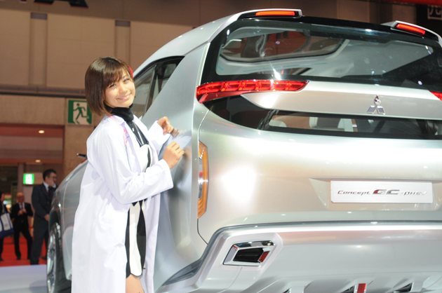 【綺麗な女医さんは好きですか？】安枝瞳の東京モーターショー診察中！【三菱編】