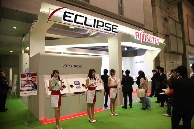 【東京モーターショー2013 現地速報】市販カーナビ初のWi-Fi搭載モデルも展示！富士通テンブース