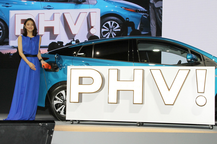 新型プリウスPHV CMキャラクター 石原さとみさん(トヨタ 新型プリウスPHV 発表会)