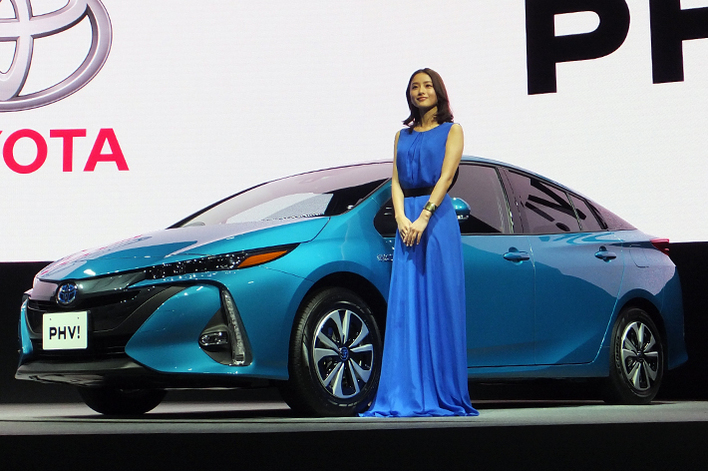 新型プリウスPHV CMキャラクター 石原さとみさん(トヨタ 新型プリウスPHV 発表会)