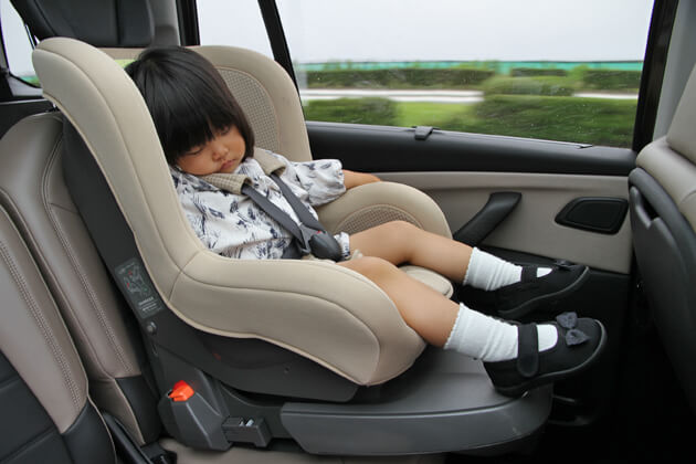 赤ちゃん用の前向きチャイルドシートを助手席に取り付けられるのはいつから メーカー別 新型車の値引きや査定額の最新情報局はcar Like Life