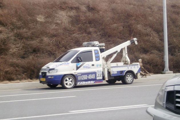 경쟁이 격화하고 있는 고속도로의 견인차 사정