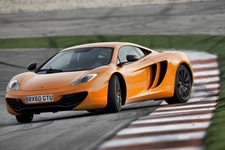 McLaren MP4-12C 試乗動画レポート　～ピーター・ライオンのライオンのひと吠え～