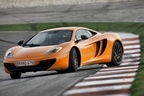 McLaren MP4-12C 試乗動画レポート　～ピーター・ライオンのライオンのひと吠え～